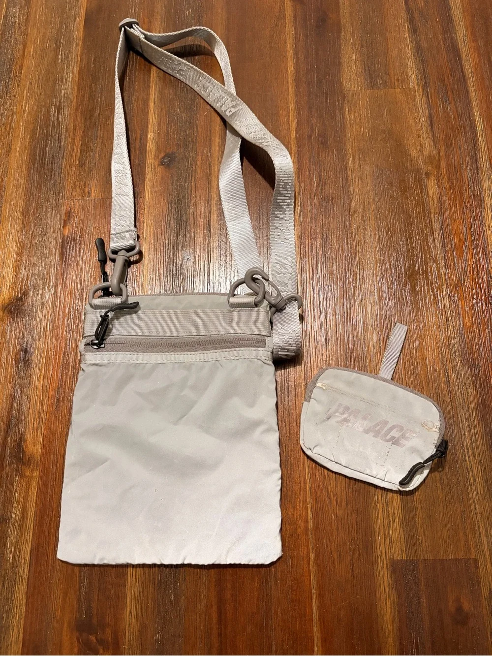 PALACE Light Gray Reflector  Men’s Messenger Crossbody with Coin Pouch
